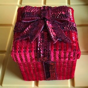 Sequin red gift box